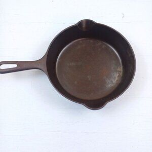 Griswold No. 5 Cast Iron Skillet Erie PA 724 L Vintage Cookware